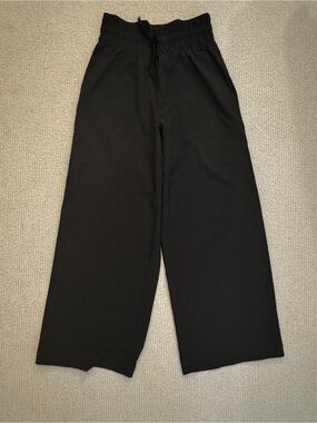 Mondetta Black Elastic Waist Wide Leg Cropped Pants